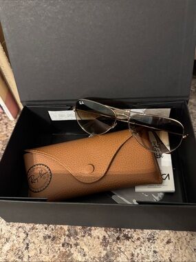 Genuine Ray-Ban Gold Frame Sunglasses with Brown Lenses RB3025